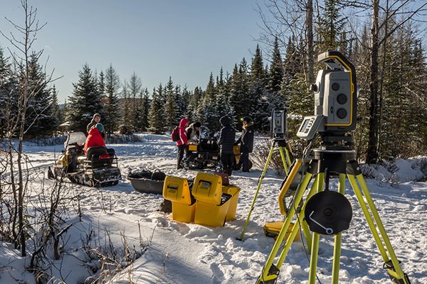 Divers instruments de recherche dans la neige