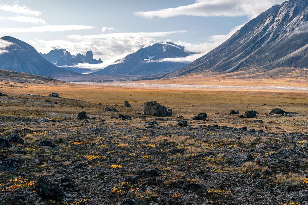 Plaine et montagne au Nunavut